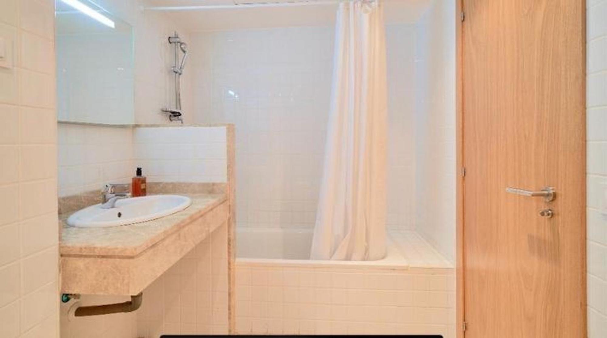 Apartment Holidays2malaga Heroe De Sostoa Con Piscina Junto Estacion Ave Y Playa Málaga